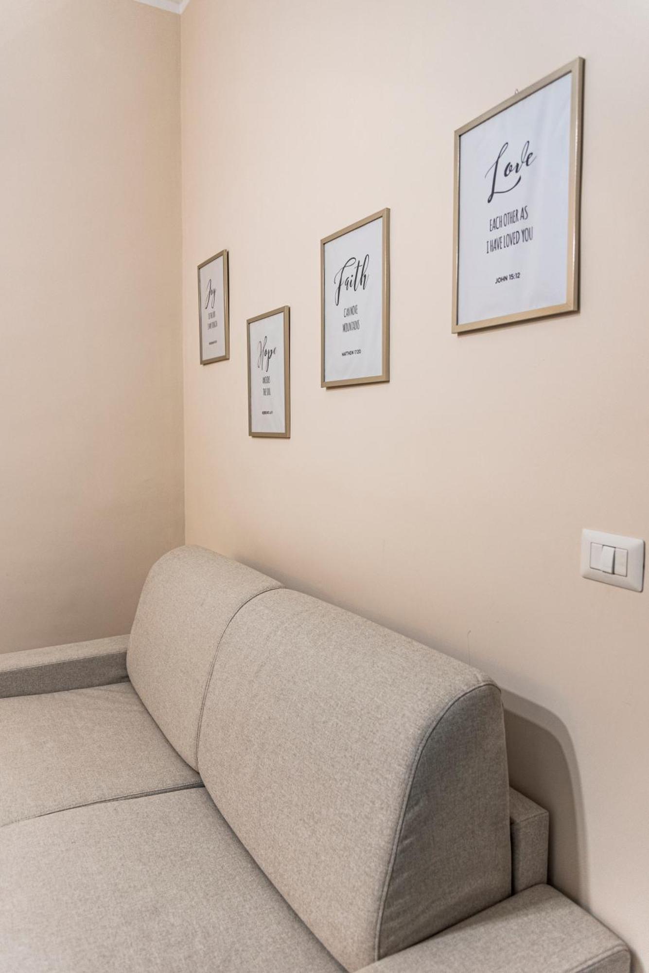 Charm House Apartment Naples Exterior photo